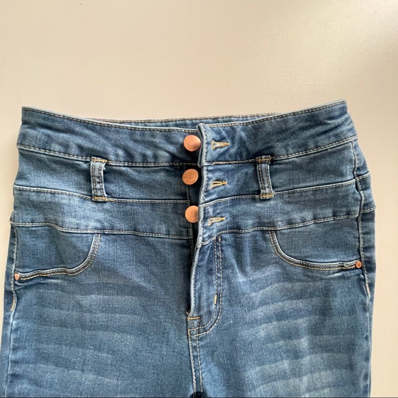 Jeans - Picture 2 of 4